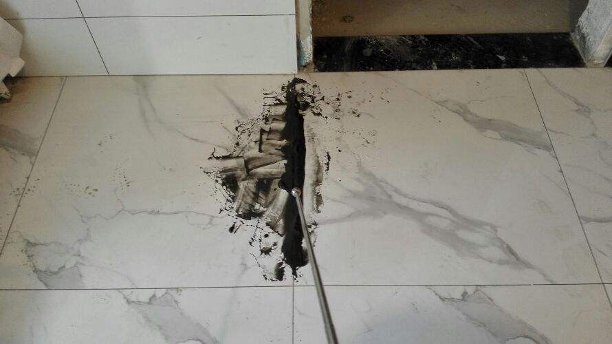 地面瓷砖空鼓会造成什么问题吗(地面瓷砖空鼓会造成什么问题吗图片)