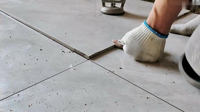 墙砖掉块如何修补视频(墙砖掉块如何修补视频讲解)